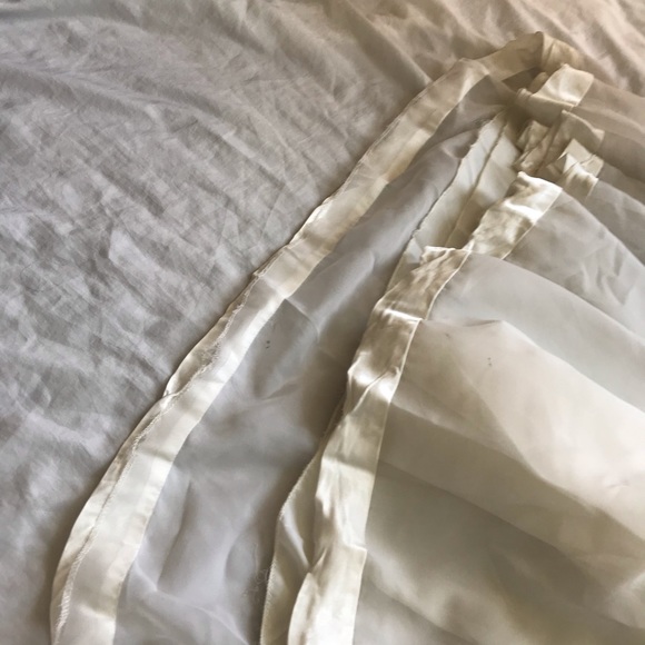 SOLD Dreamy 1970’s white dress with an open back - Picture 8 of 9